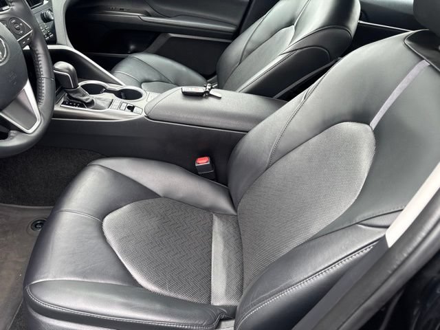 Used 2023 Toyota Camry XLE w/ Cold Weather Package FWD image 13