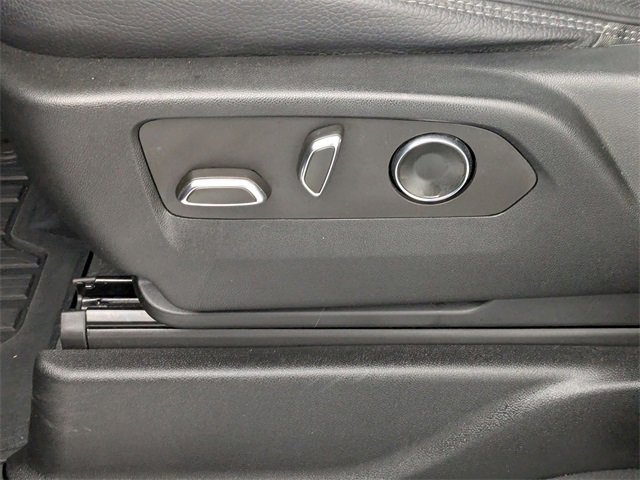 Used 2021 GMC Yukon XL Denali image 15