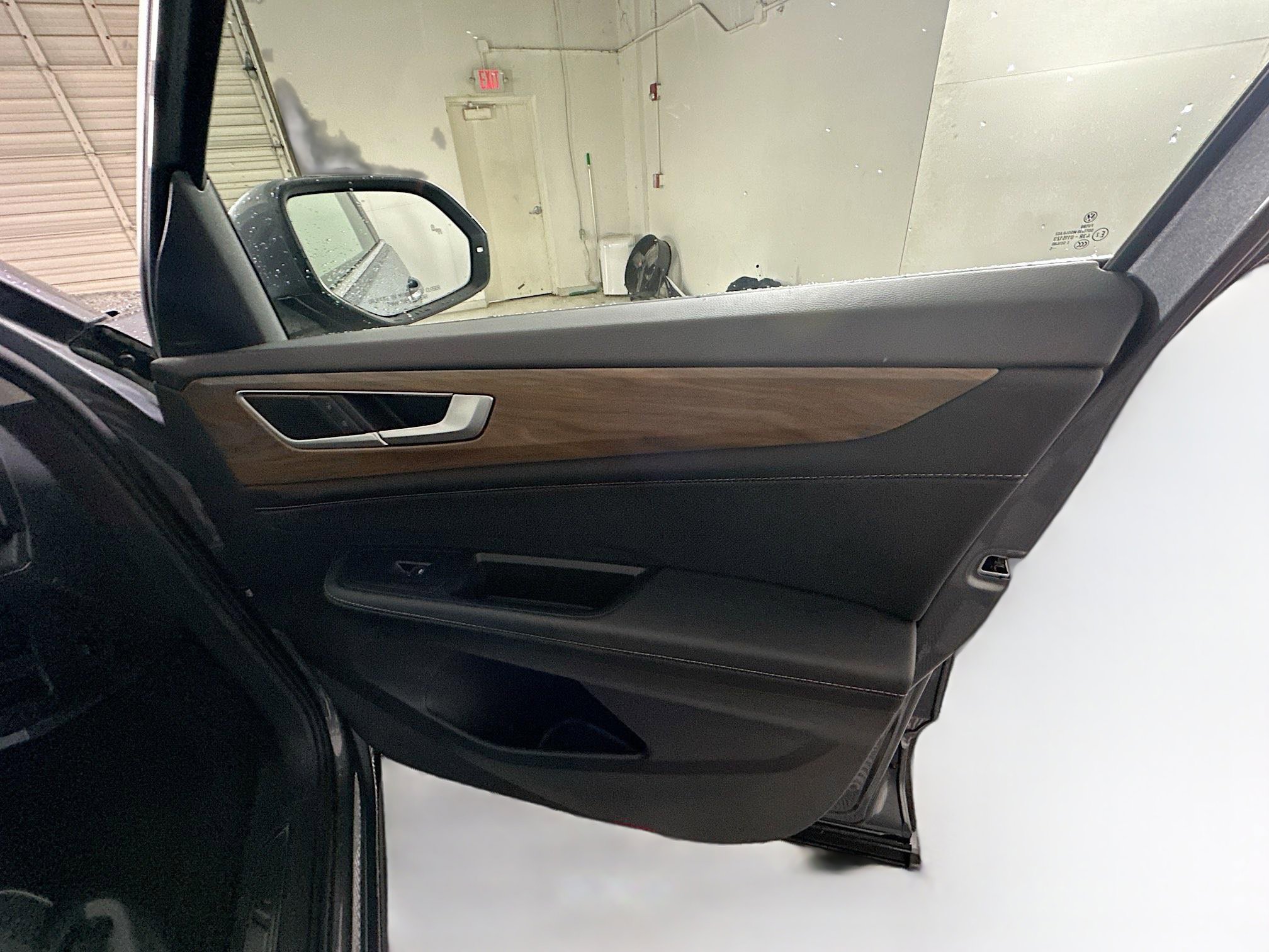 Used 2025 Volkswagen Atlas SE image 35