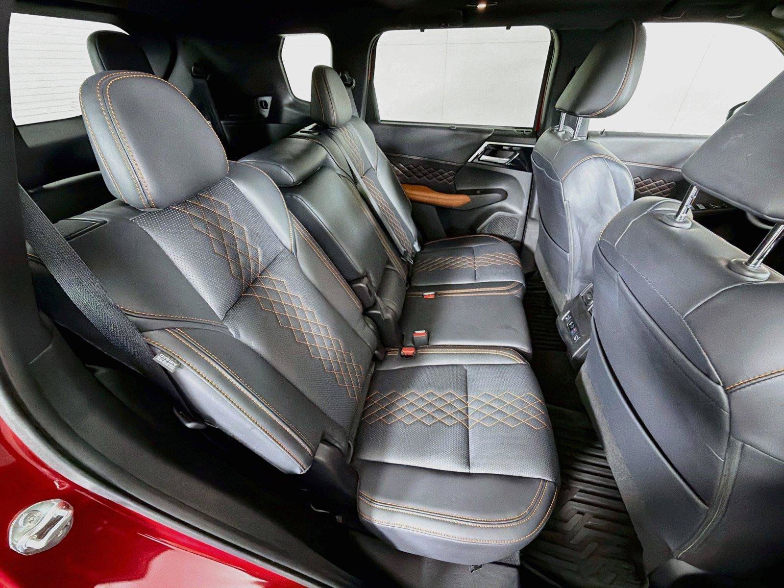 Used 2024 Mitsubishi Outlander SEL AWD/4WD image 29