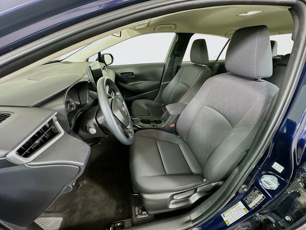 Used 2023 Toyota Corolla LE image 21