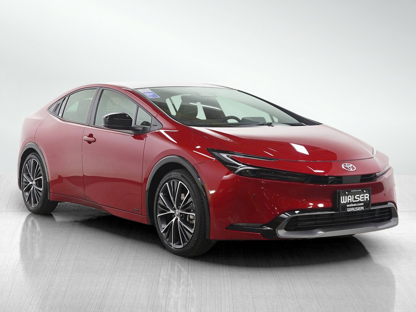 Used 2025 Toyota Prius XLE image 9