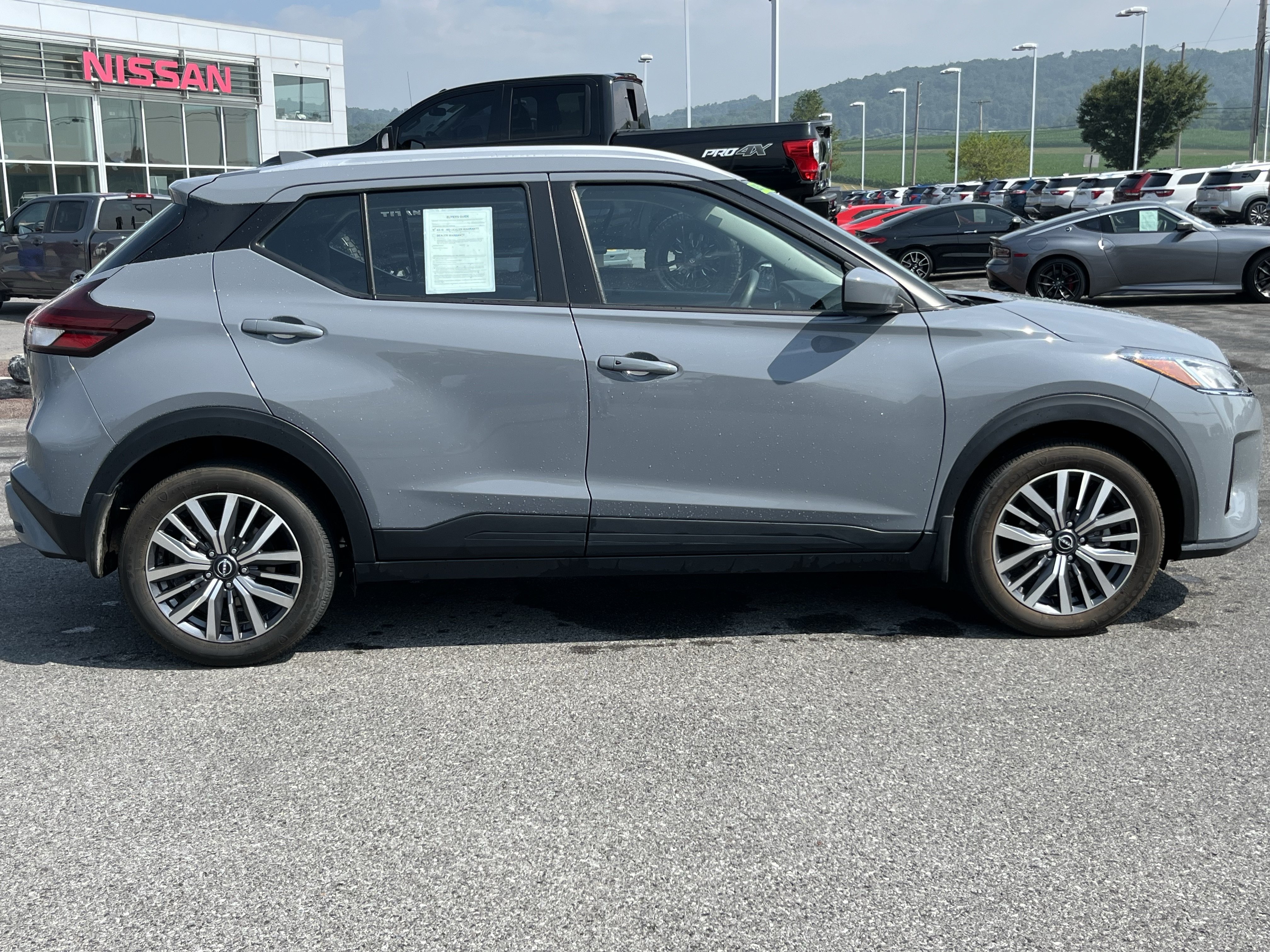 Used 2024 Nissan Kicks SV FWD image 3