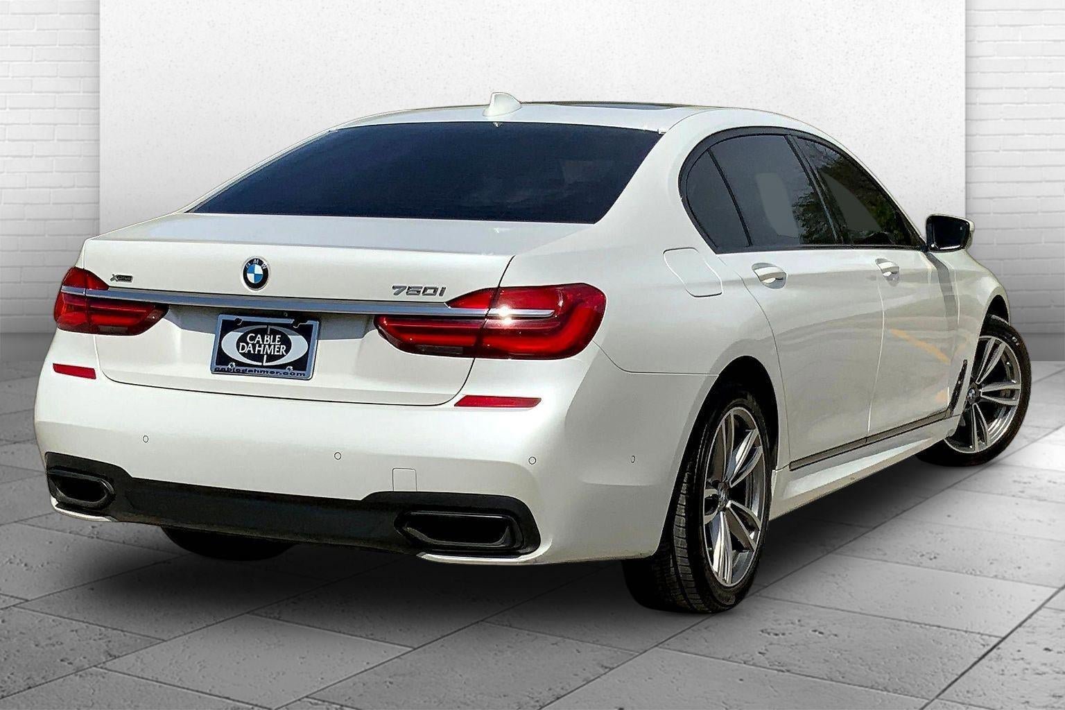 Used 2019 BMW 750i xDrive w/ Executive Package AWD/4WD image 14