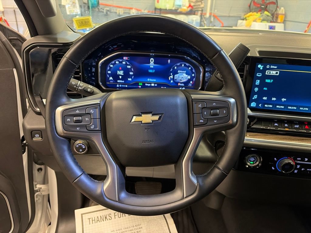 Used 2024 Chevrolet Silverado 1500 LT AWD/4WD image 23