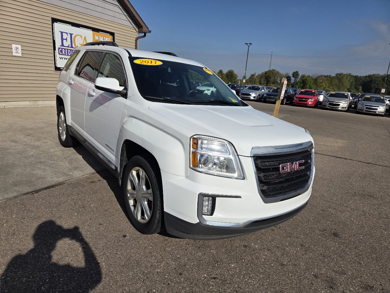 Used 2017 GMC Terrain SLE w/ Convenience Package image 3