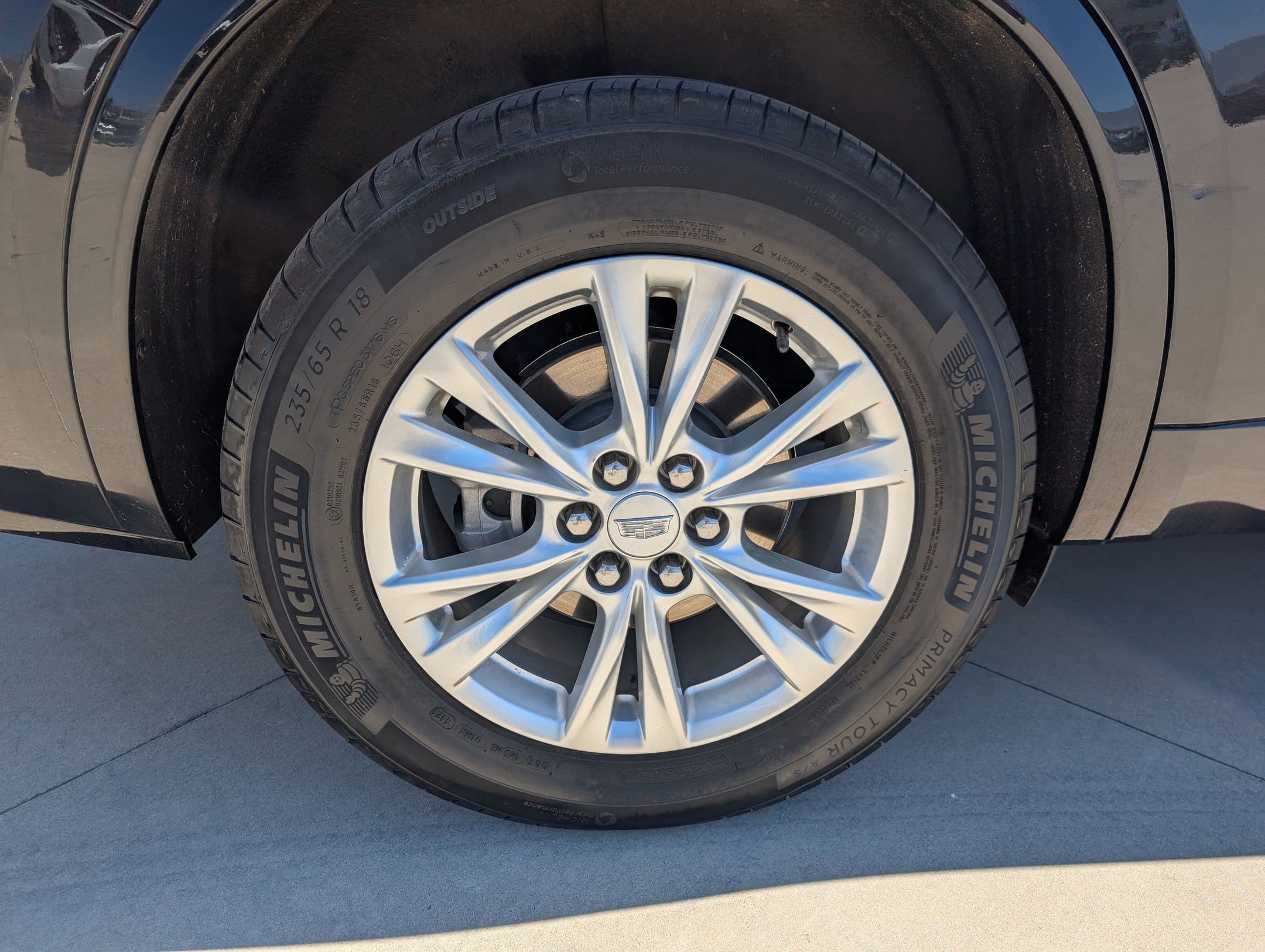Certified 2024 Cadillac XT6 Luxury w/ LPO, Floor Liner Package AWD/4WD image 13