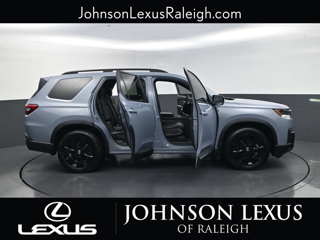 Used 2026 Honda Pilot Black Edition image 32