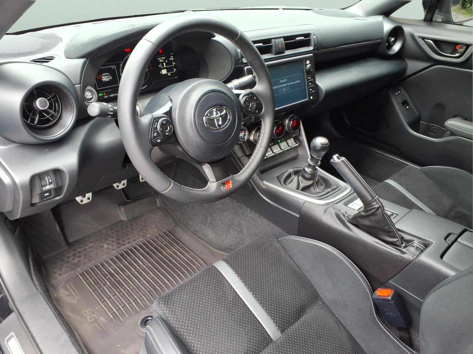 Used 2023 Toyota GR86 Premium w/ ALL Weather Mat Package (TMS) RWD image 15