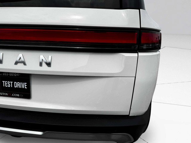 Used 2024 Rivian R1S Adventure image 18