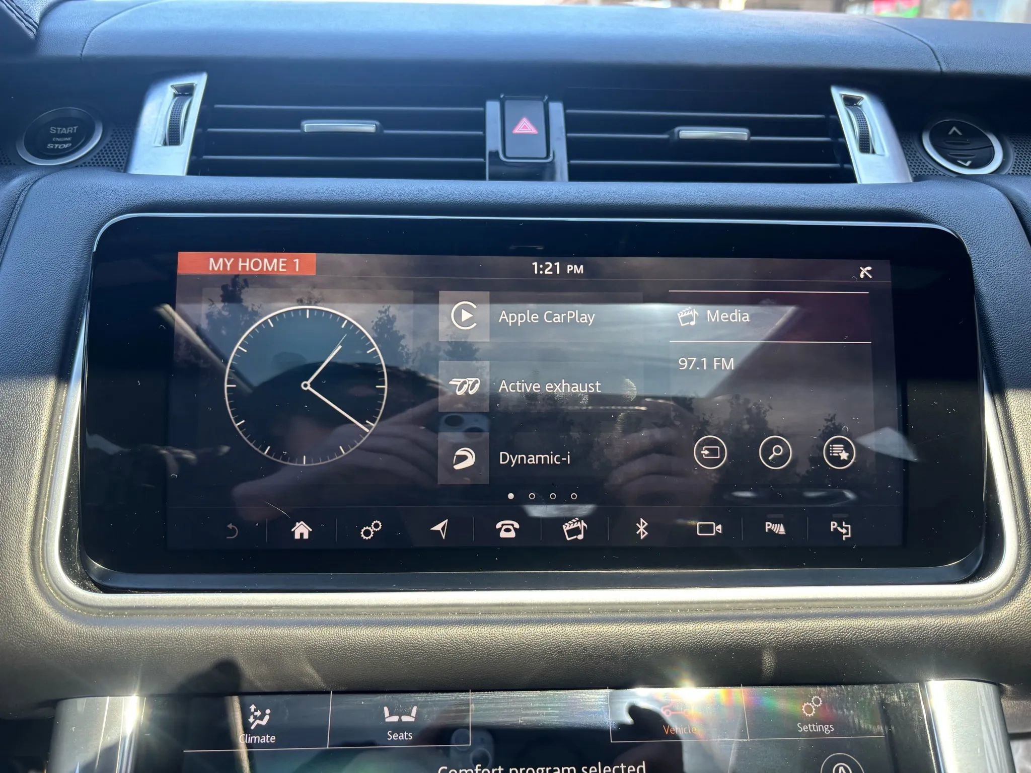 Used 2018 Land Rover Range Rover Sport SVR image 20