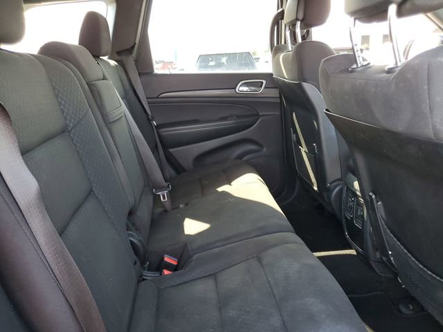 Used 2019 Jeep Grand Cherokee Laredo AWD/4WD image 25