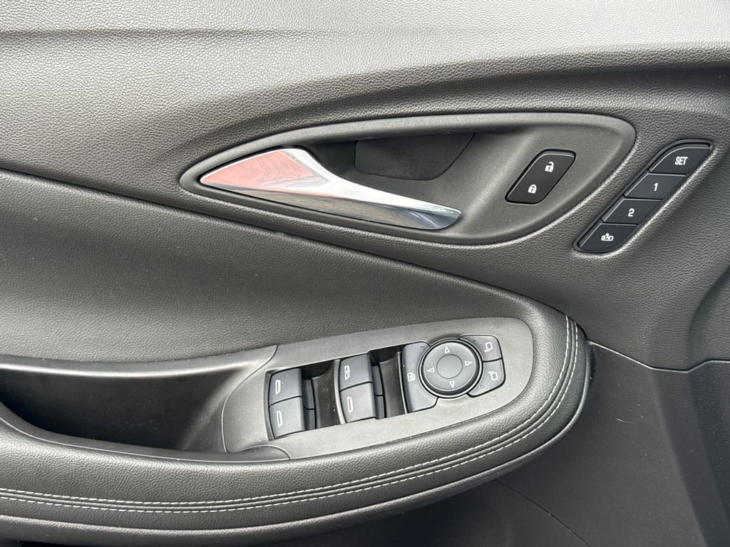 Certified 2023 Buick Encore GX Essence w/ Experience Buick Package FWD image 16