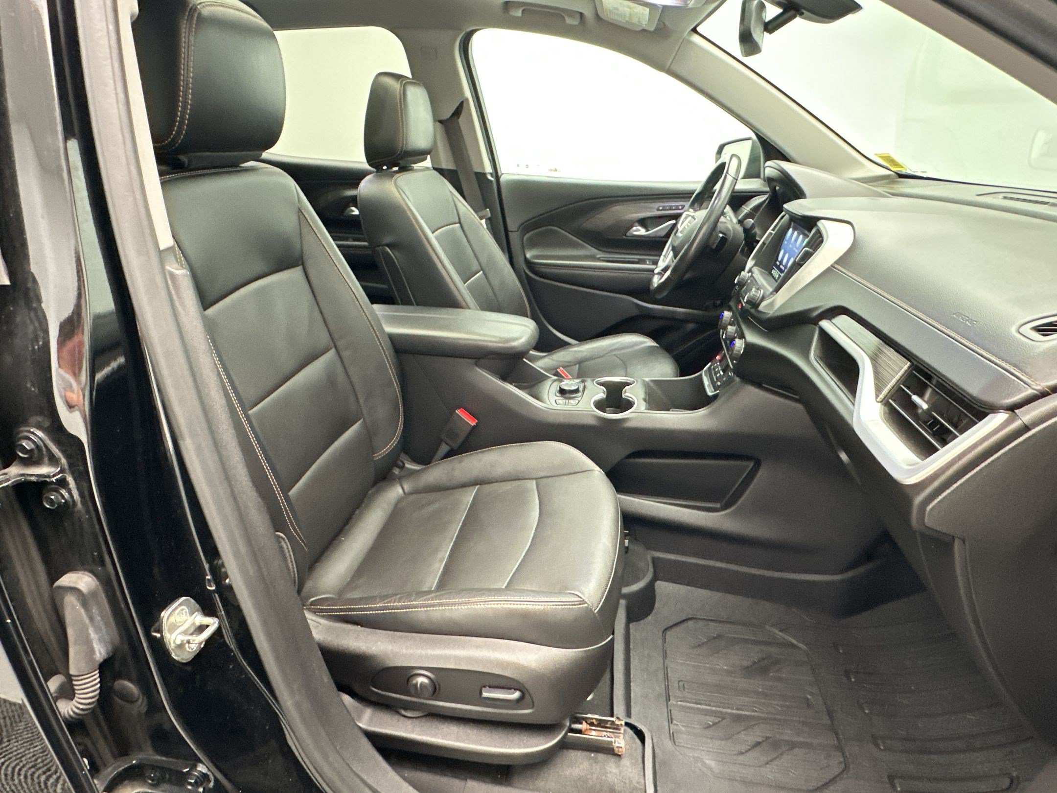 Certified 2019 GMC Terrain SLT w/ Preferred Package AWD/4WD image 29