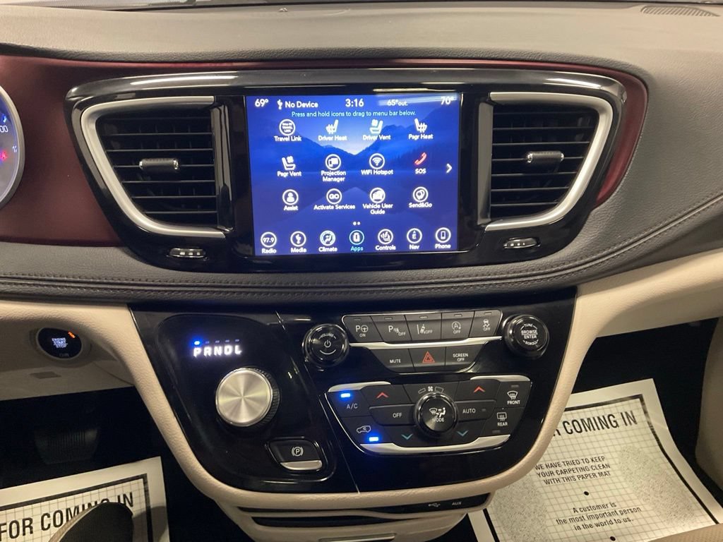Used 2018 Chrysler Pacifica Limited w/ Advanced Safetytec Group FWD image 21