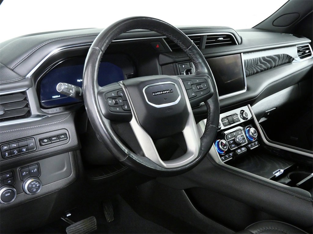 Used 2022 GMC Yukon XL Denali image 18