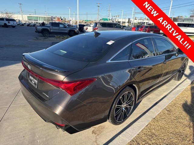 Used 2019 Toyota Avalon Touring image 4