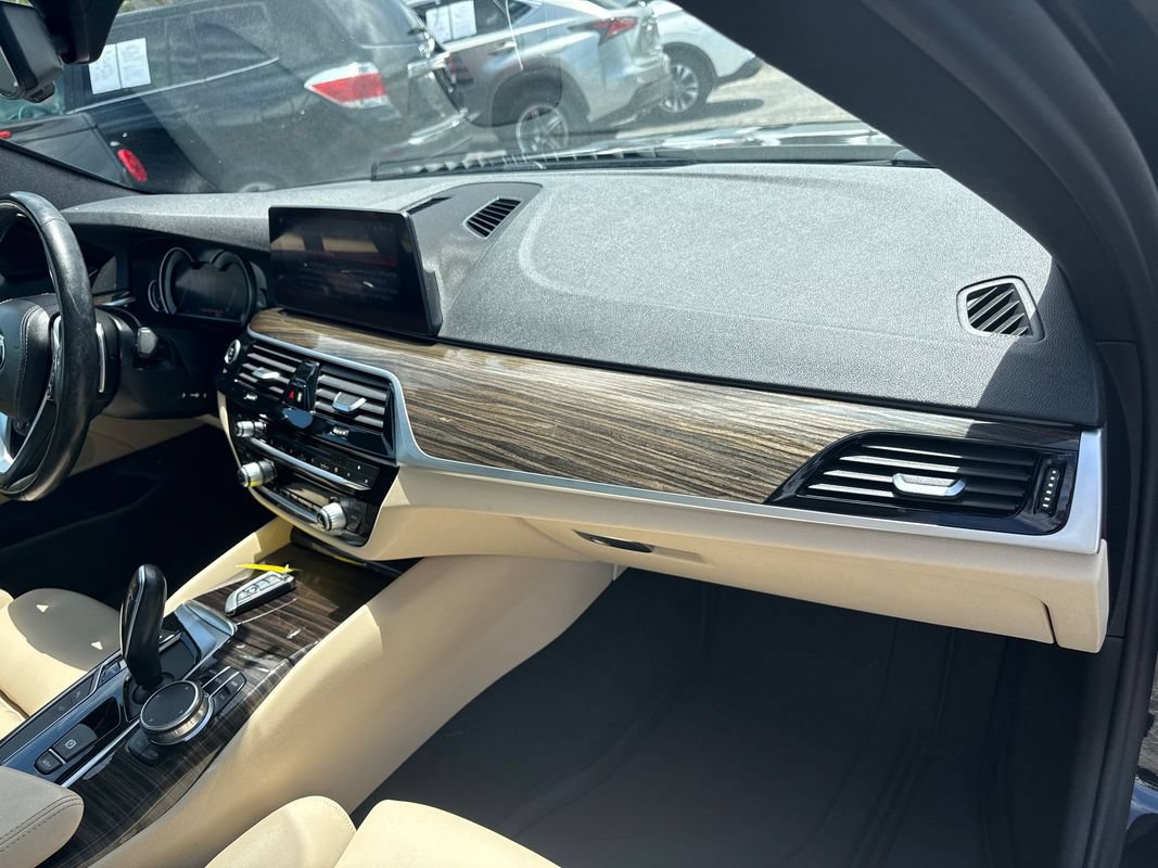 Used 2019 BMW 530i xDrive w/ Convenience Package AWD/4WD image 18