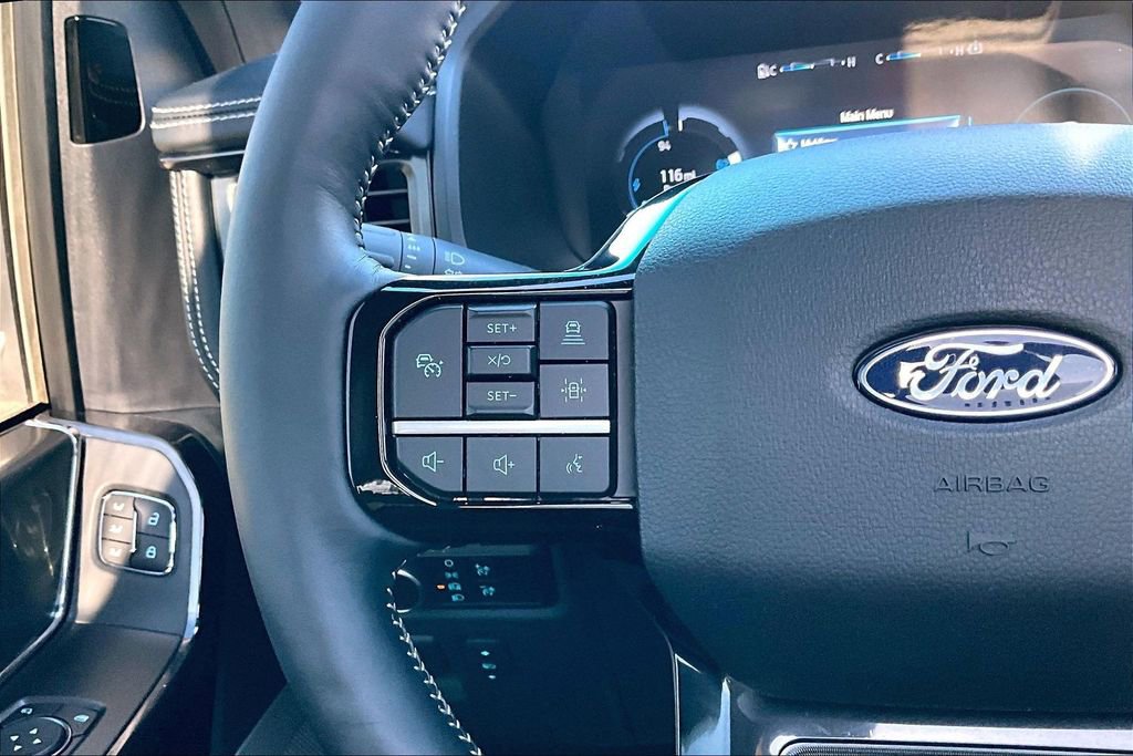 Used 2025 Ford F150 Lightning Platinum image 19