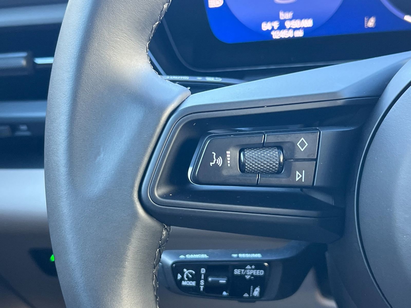 Certified 2025 Porsche Macan Electric image 29