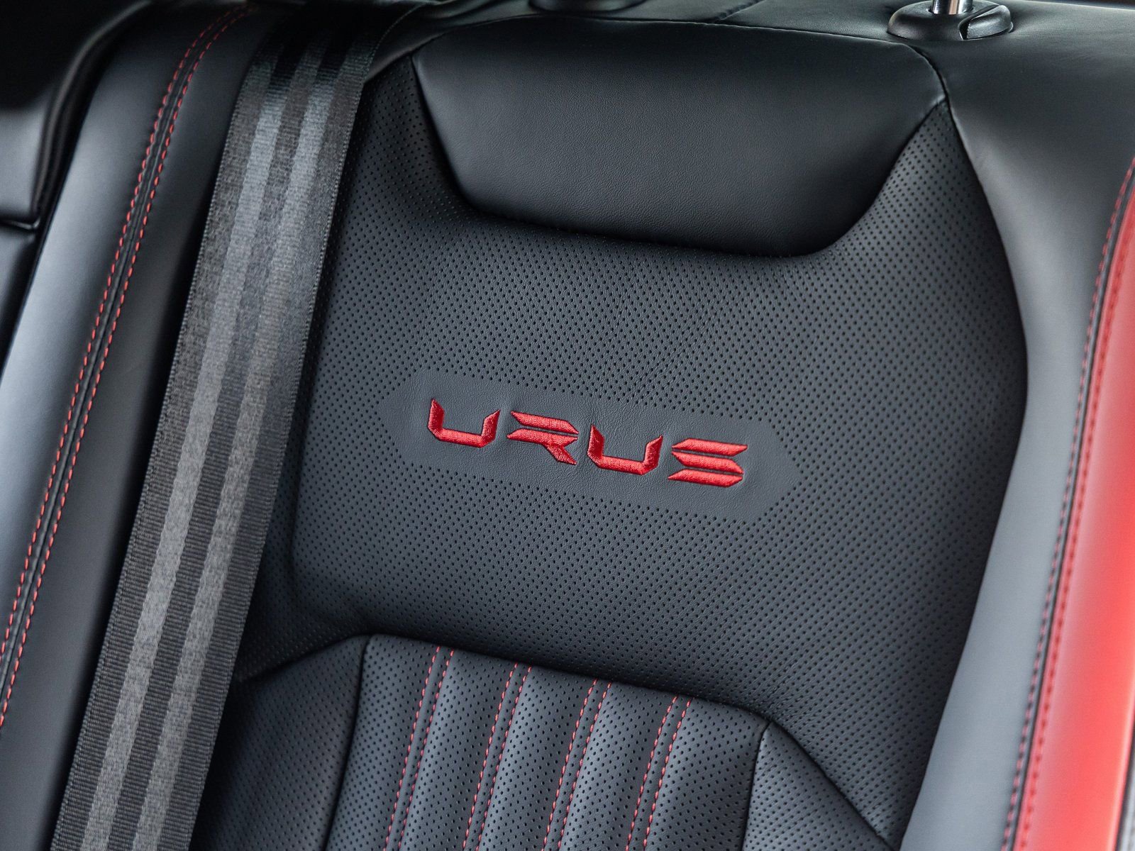 Used 2024 Lamborghini Urus Performante image 44