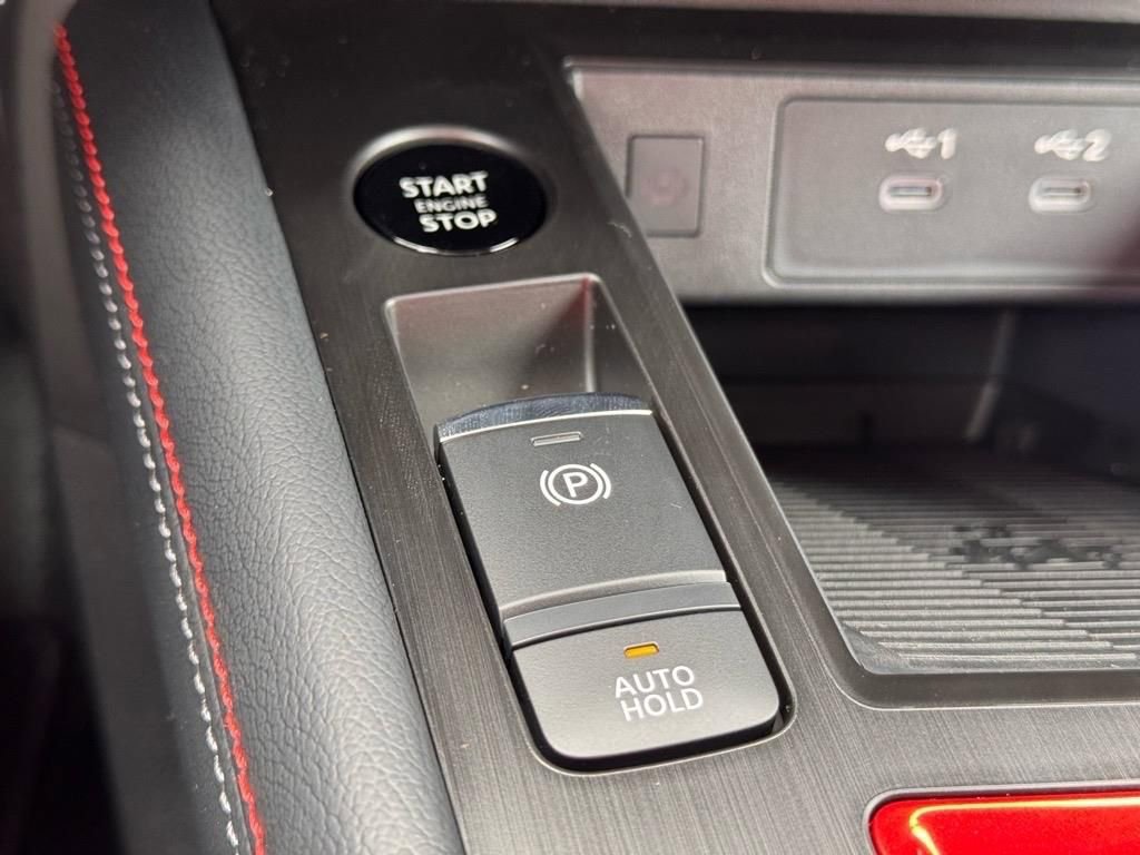 Certified 2025 Nissan Kicks SR image 12