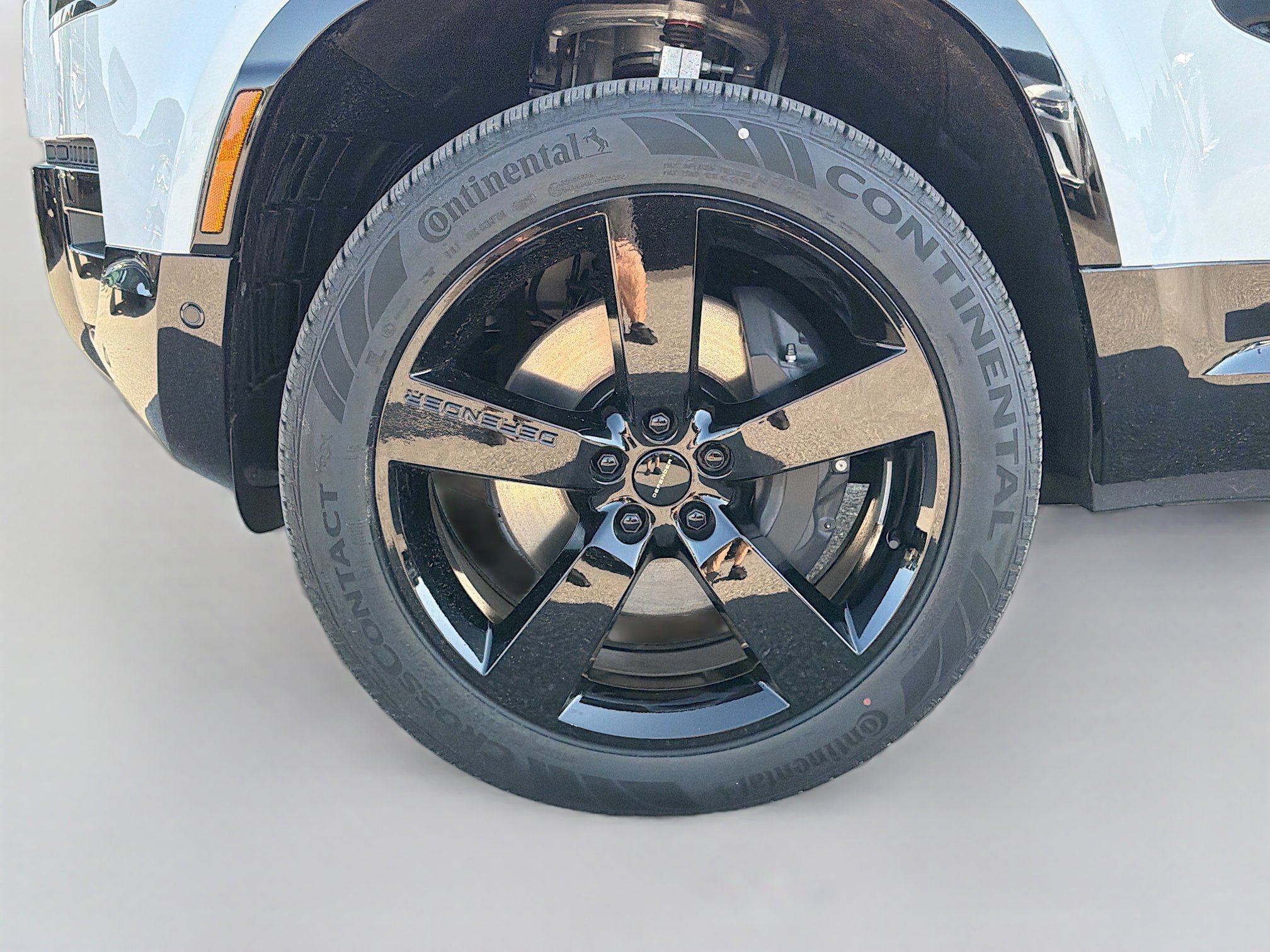 New 2026 Land Rover Defender 130 X-Dynamic SE image 43