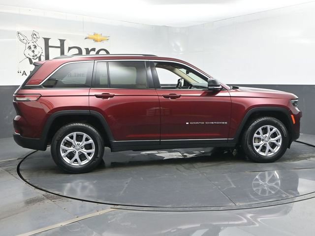 Used 2022 Jeep Grand Cherokee Limited w/ Luxury Tech Group II image 38