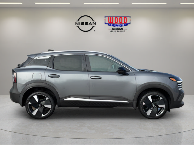 New 2026 Nissan Kicks SR FWD image 2