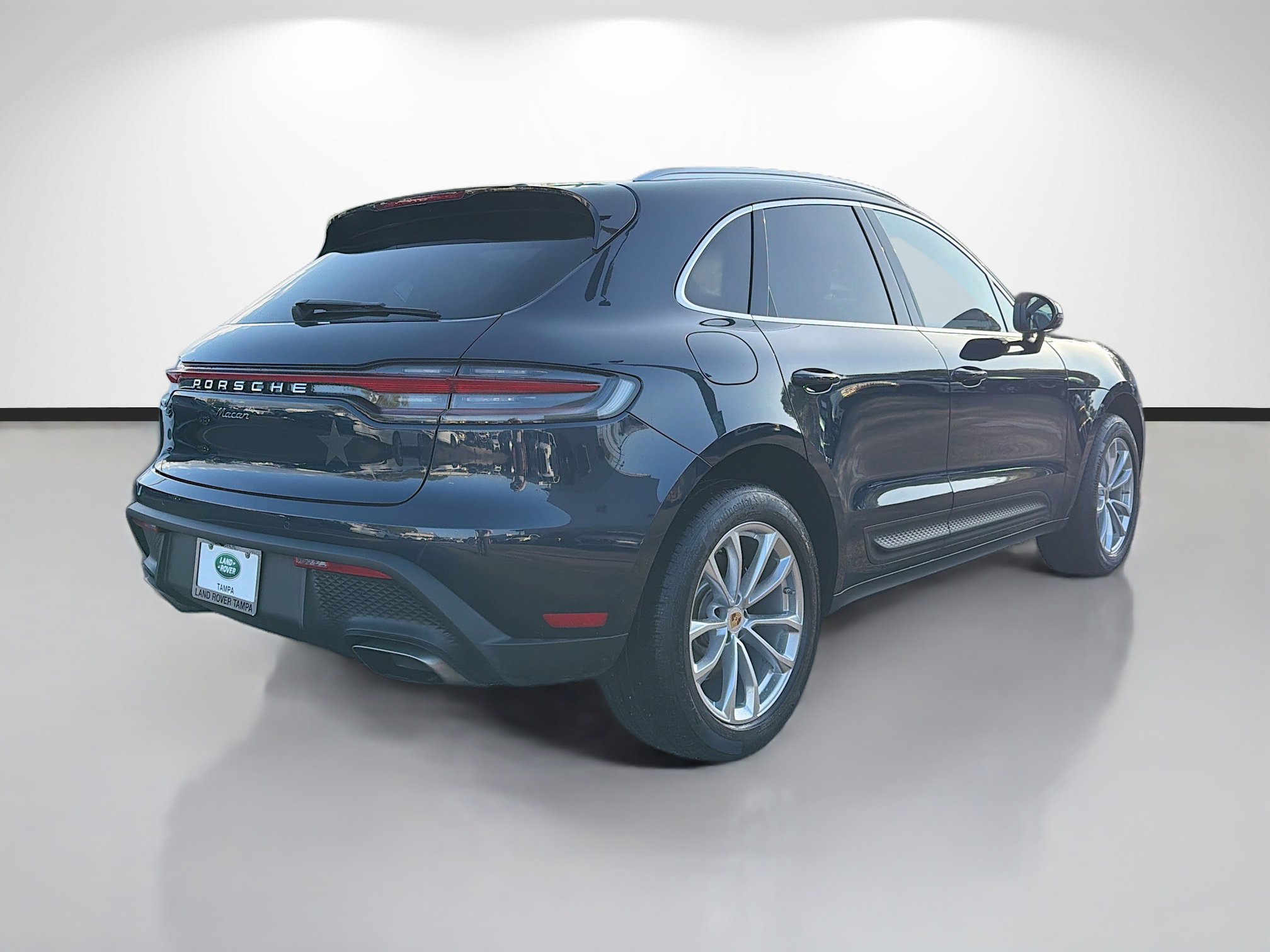 Used 2022 Porsche Macan image 5