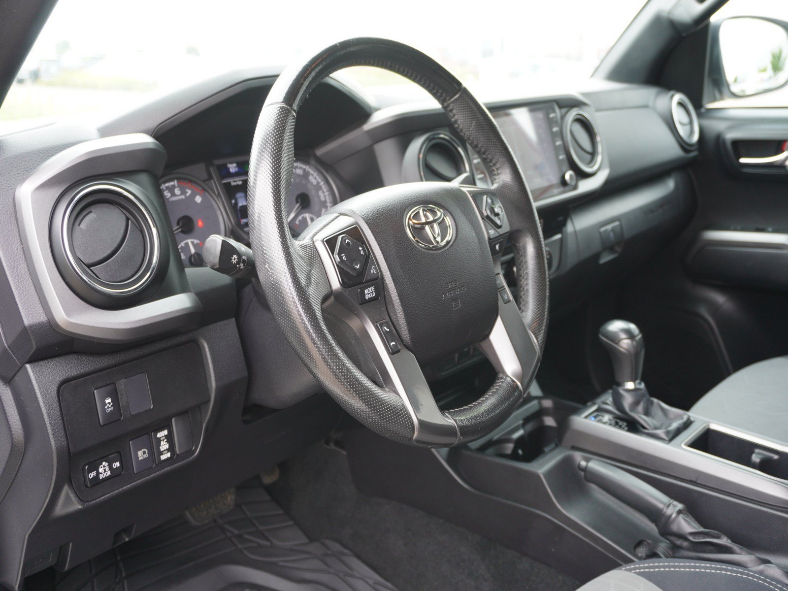 Used 2021 Toyota Tacoma TRD Off-Road AWD/4WD image 20