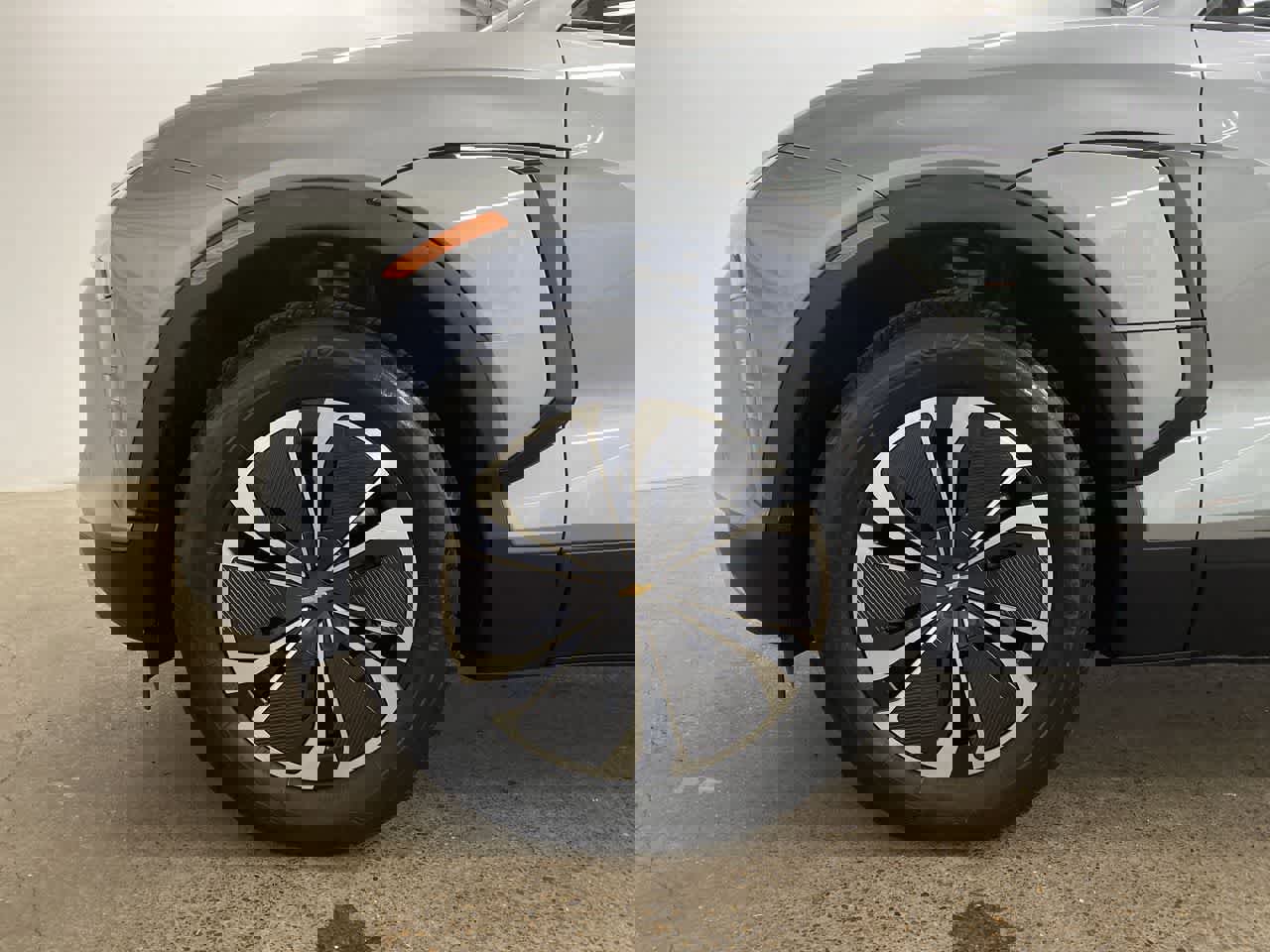 Used 2024 Chevrolet Blazer EV LT AWD/4WD image 11