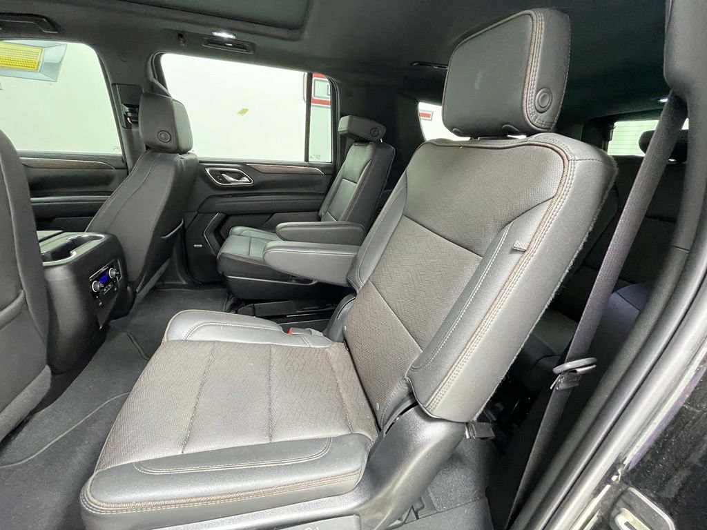 Used 2023 Chevrolet Suburban High Country AWD/4WD image 13