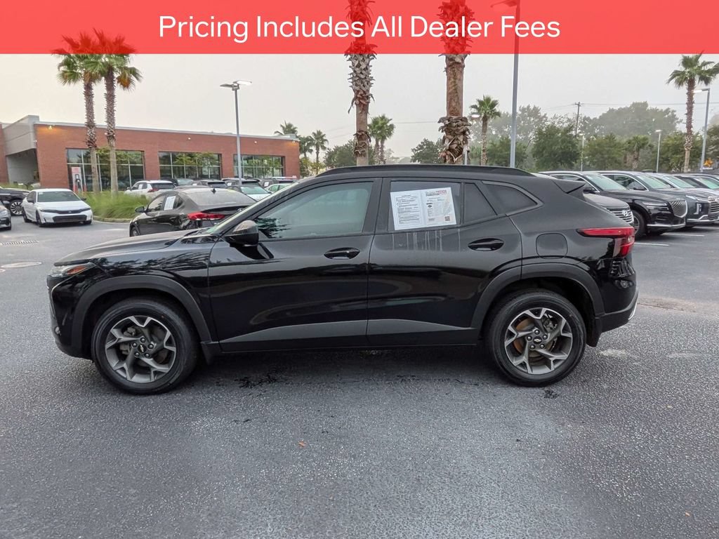 Used 2024 Chevrolet Trax LT w/ Driver Confidence Package FWD image 7