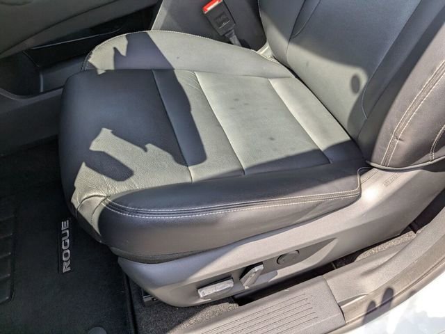 Used 2023 Nissan Rogue SL w/ SL Premium Package image 29