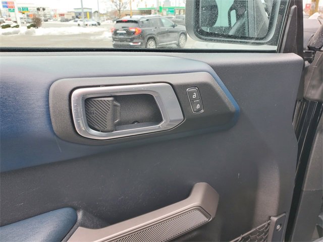 Used 2023 Ford Bronco Outer Banks image 9