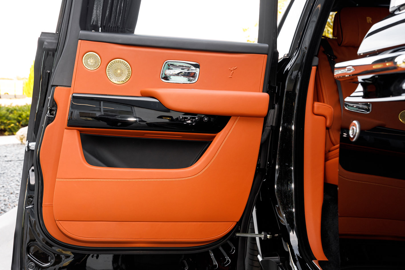 Used 2024 Rolls-Royce Cullinan Base w/ Cullinan Package image 47