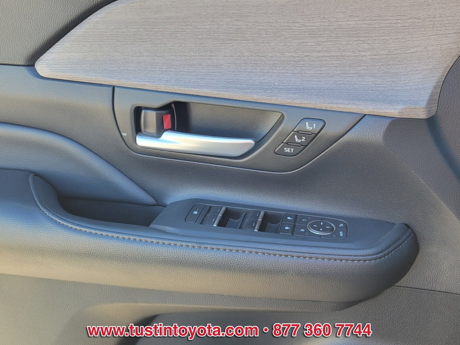 Used 2024 Toyota Grand Highlander Limited image 20