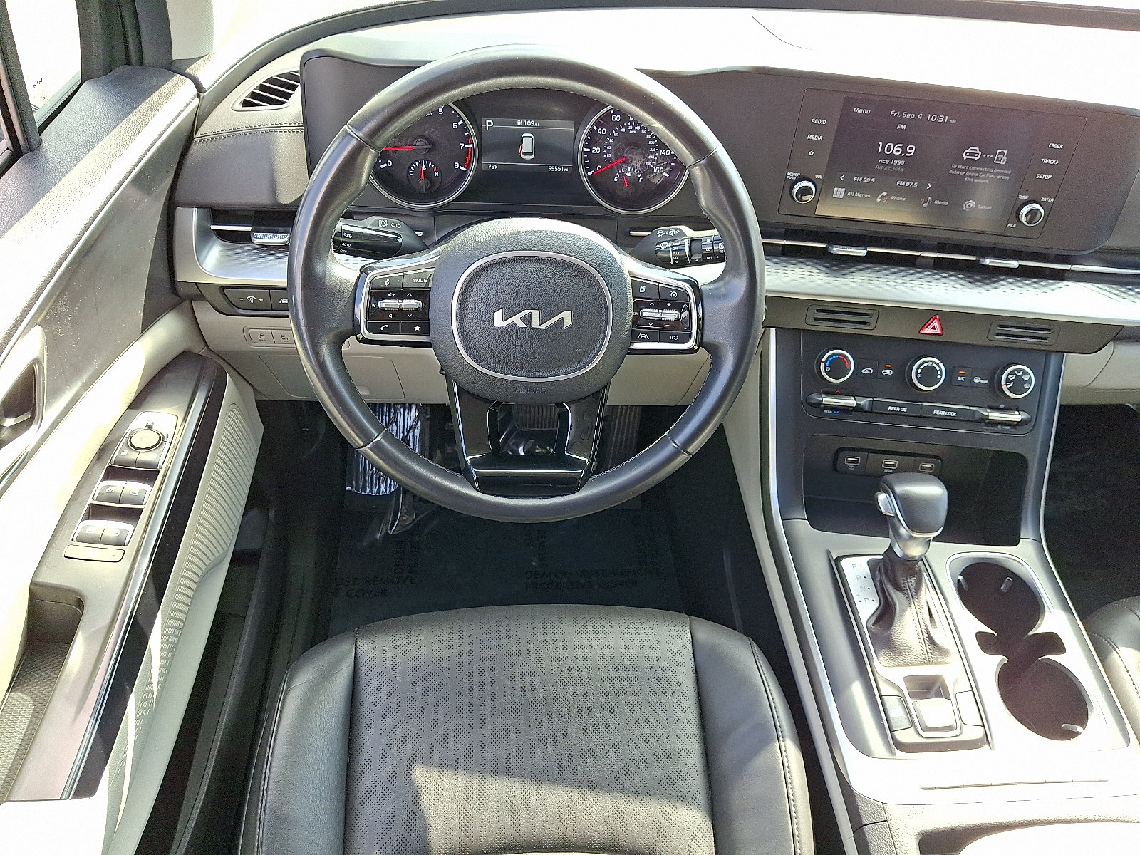 Certified 2024 Kia Carnival LX FWD image 12
