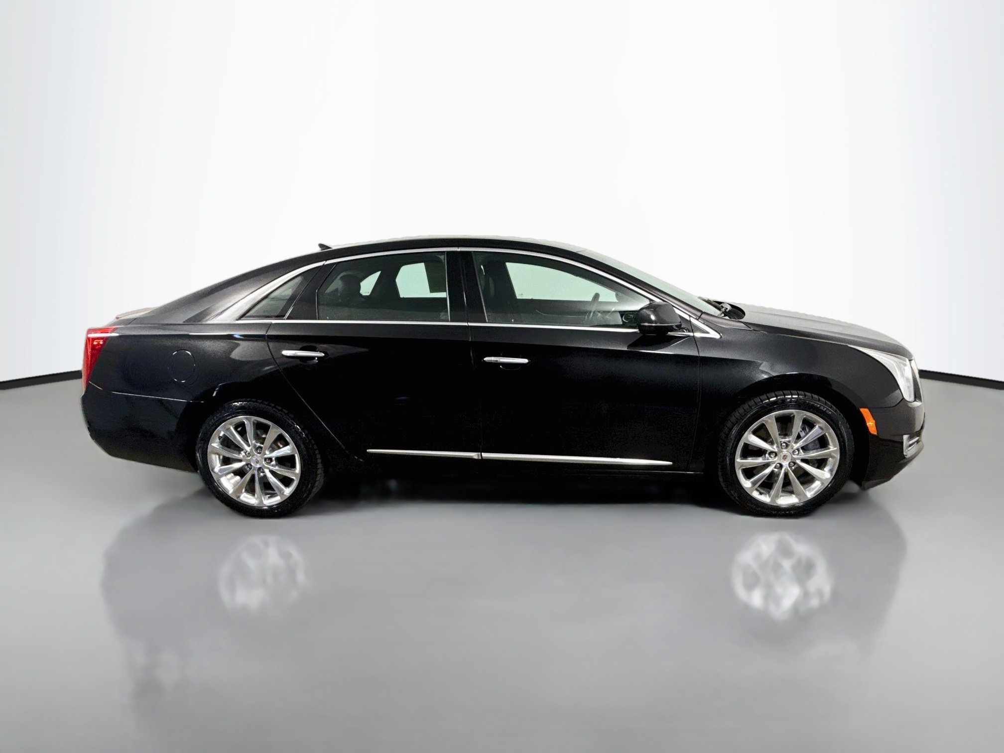 Used 2013 Cadillac XTS Luxury w/ Driver Awareness Package FWD image 8