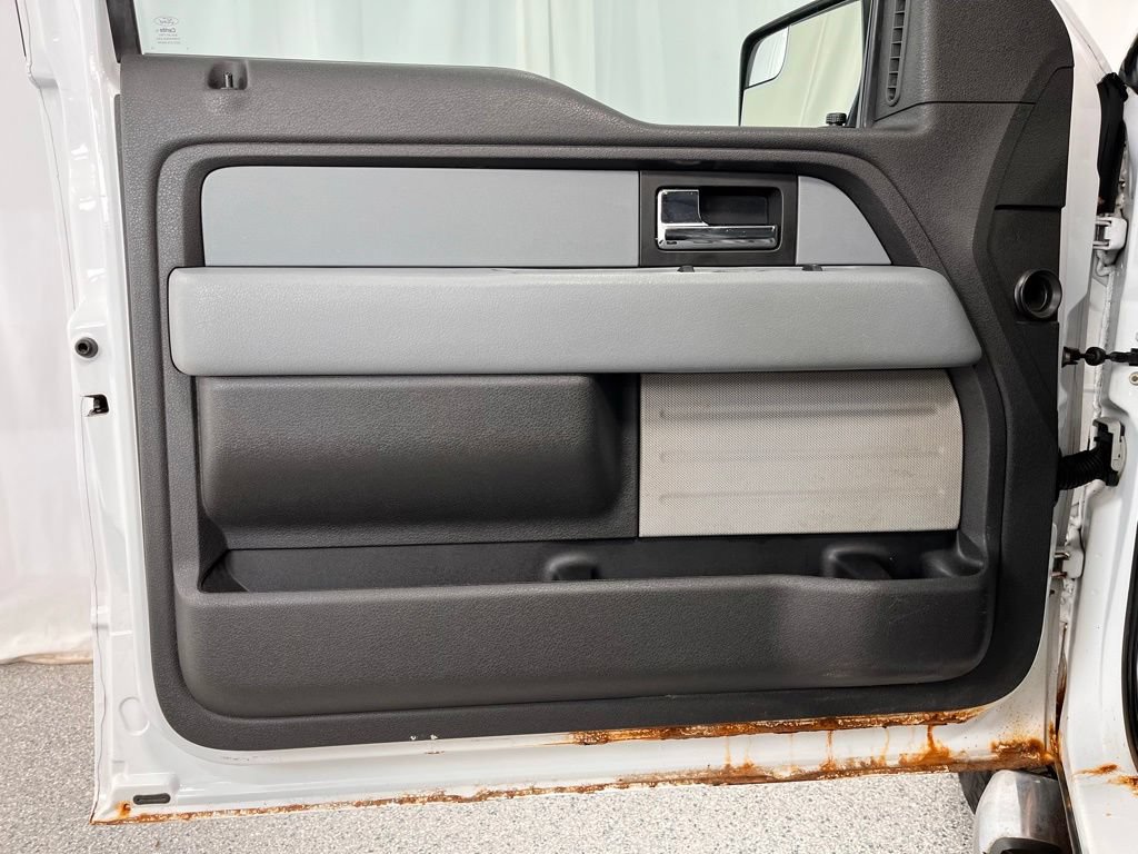 Used 2014 Ford F150 XLT w/ Equipment Group 302A Luxury AWD/4WD image 4