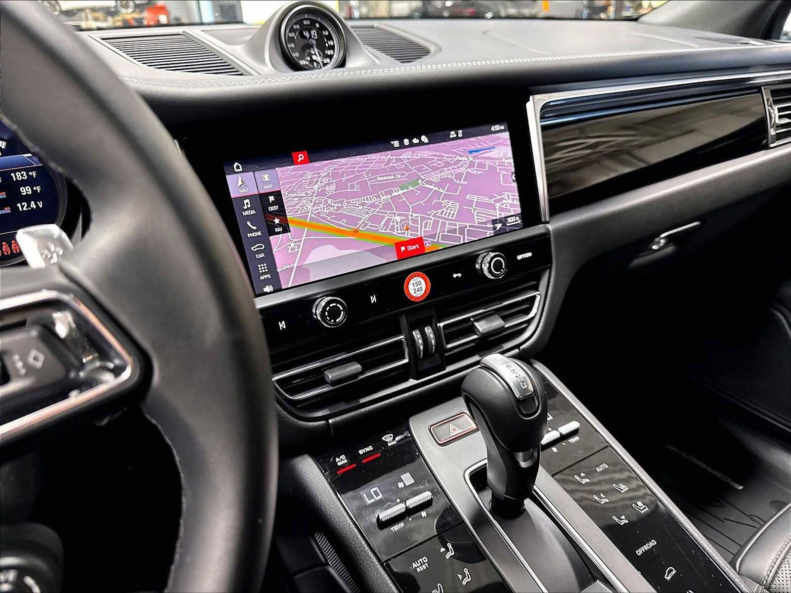 Used 2026 Porsche Macan AWD/4WD image 18