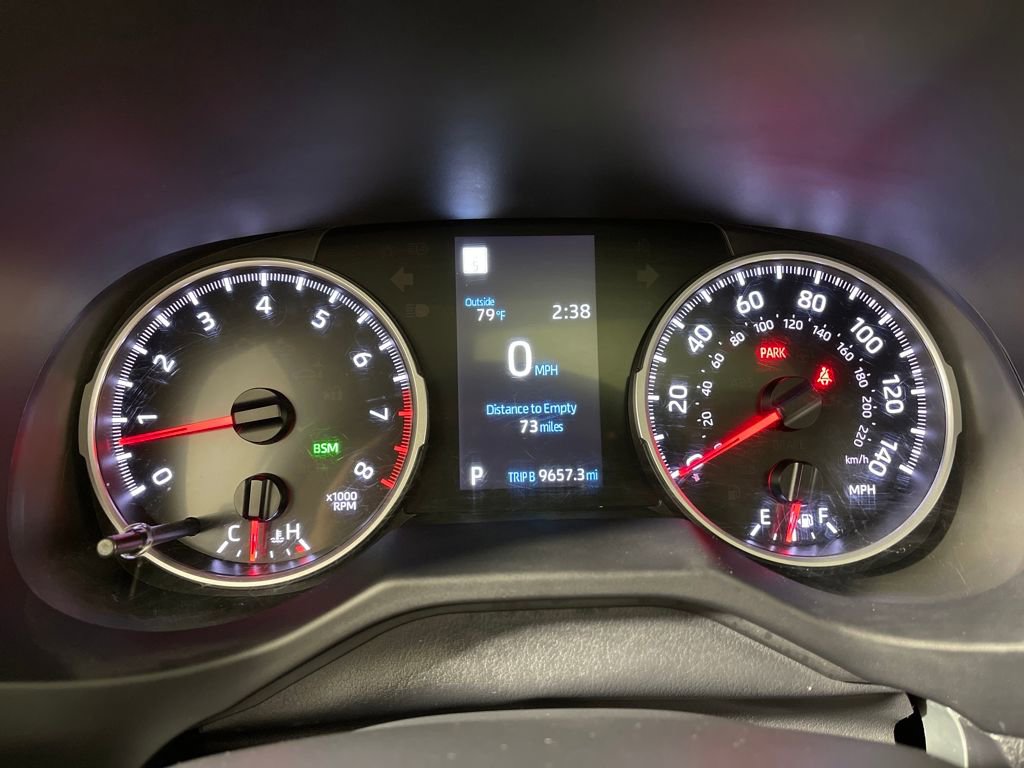 Used 2022 Toyota RAV4 XLE Premium image 18