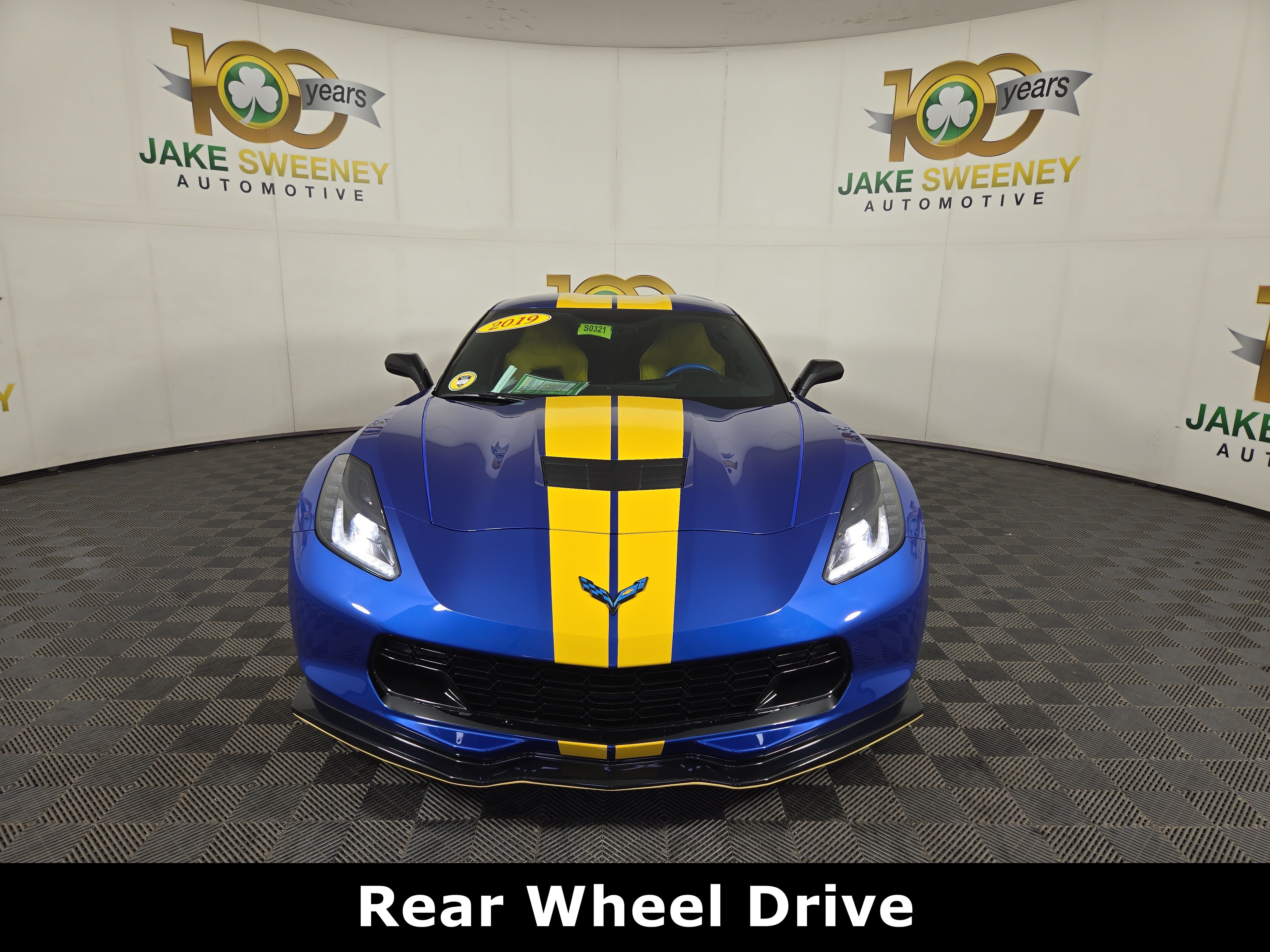 Used 2019 Chevrolet Corvette Stingray Coupe RWD image 2