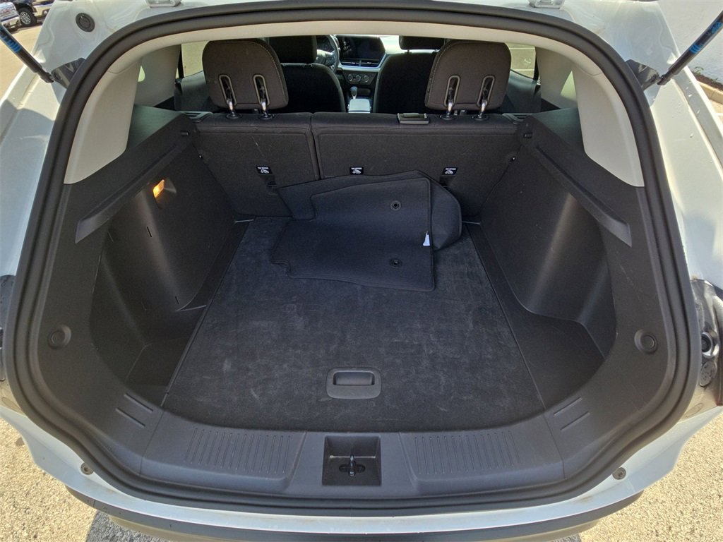 Used 2025 Chevrolet Trax LS image 27