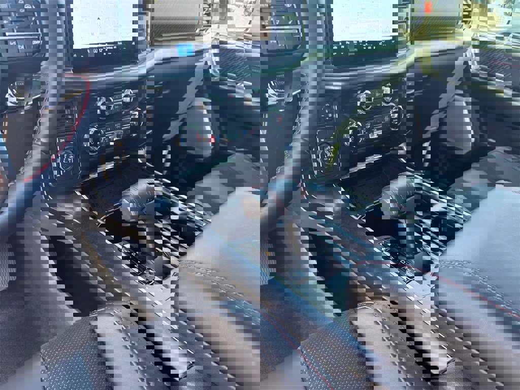 Used 2025 Ford F150 Raptor image 22