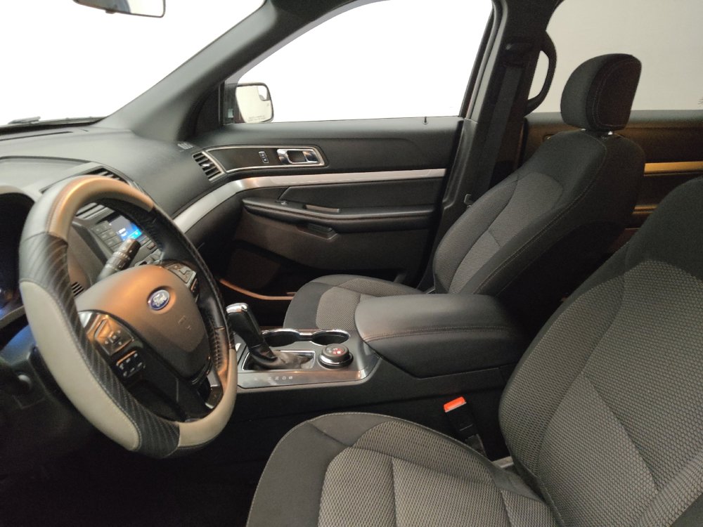 Used 2017 Ford Explorer XLT AWD/4WD image 17