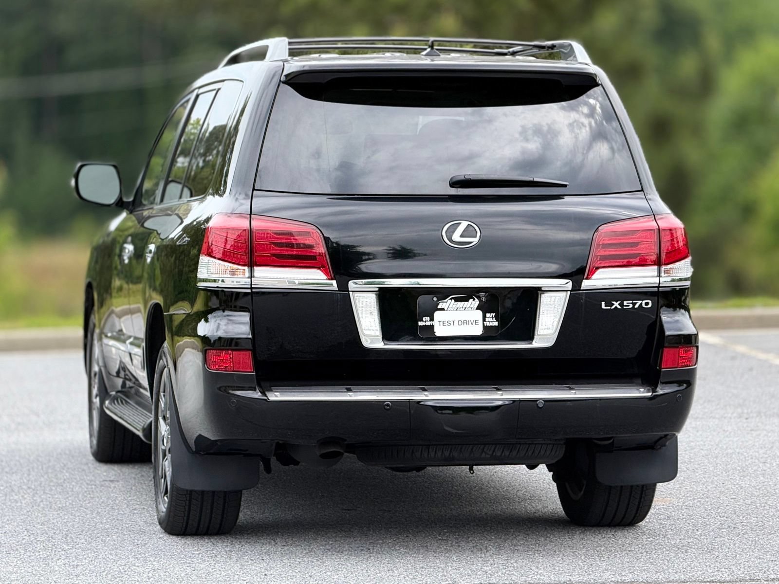 Used 2015 Lexus LX 570 4WD w/ Luxury Package image 10