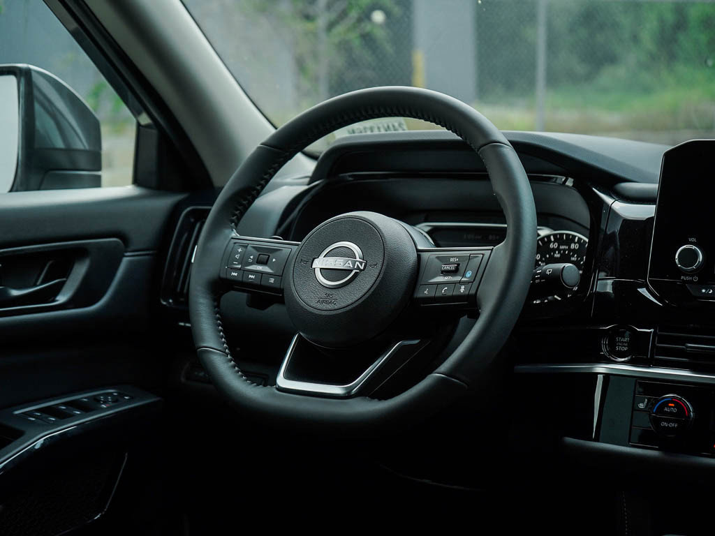 New 2025 Nissan Pathfinder SV image 17