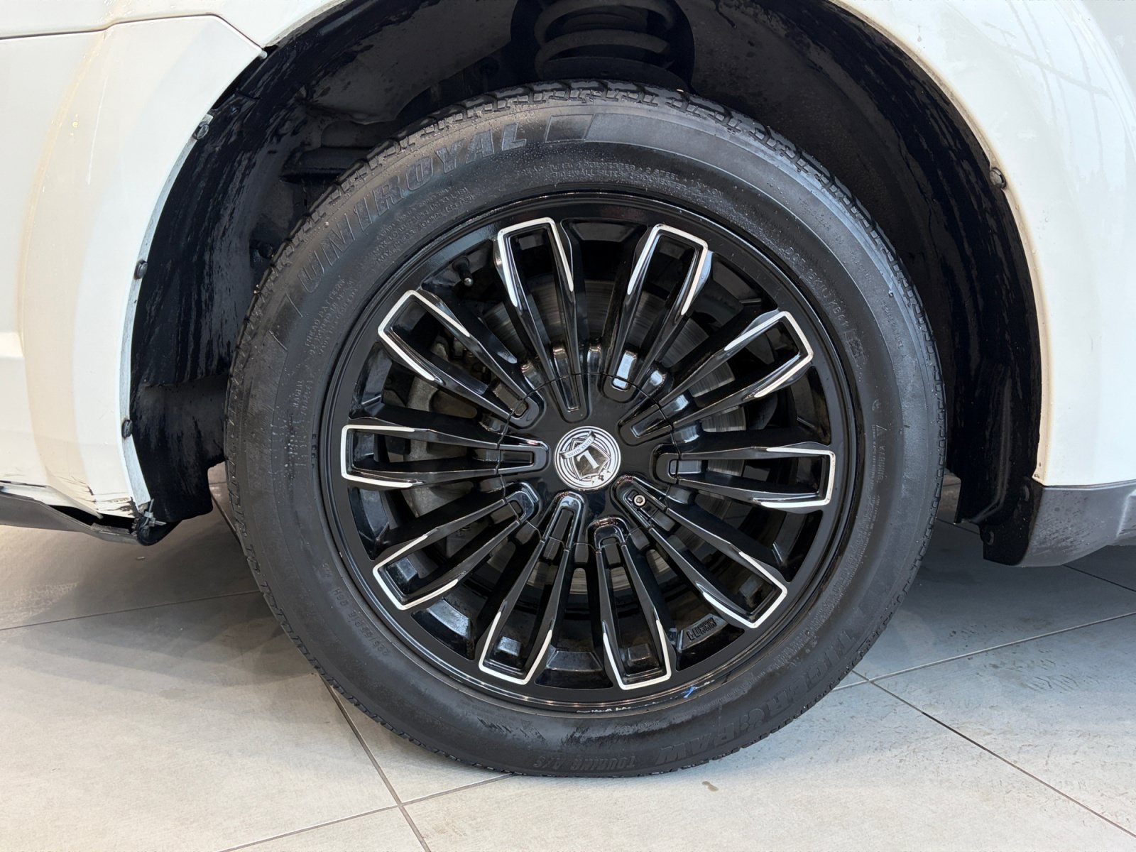 Used 2018 Dodge Journey SE w/ Connectivity Group FWD image 11